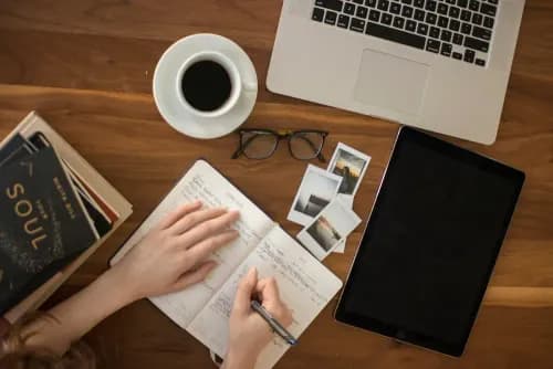 Les études courtes vs les études longues